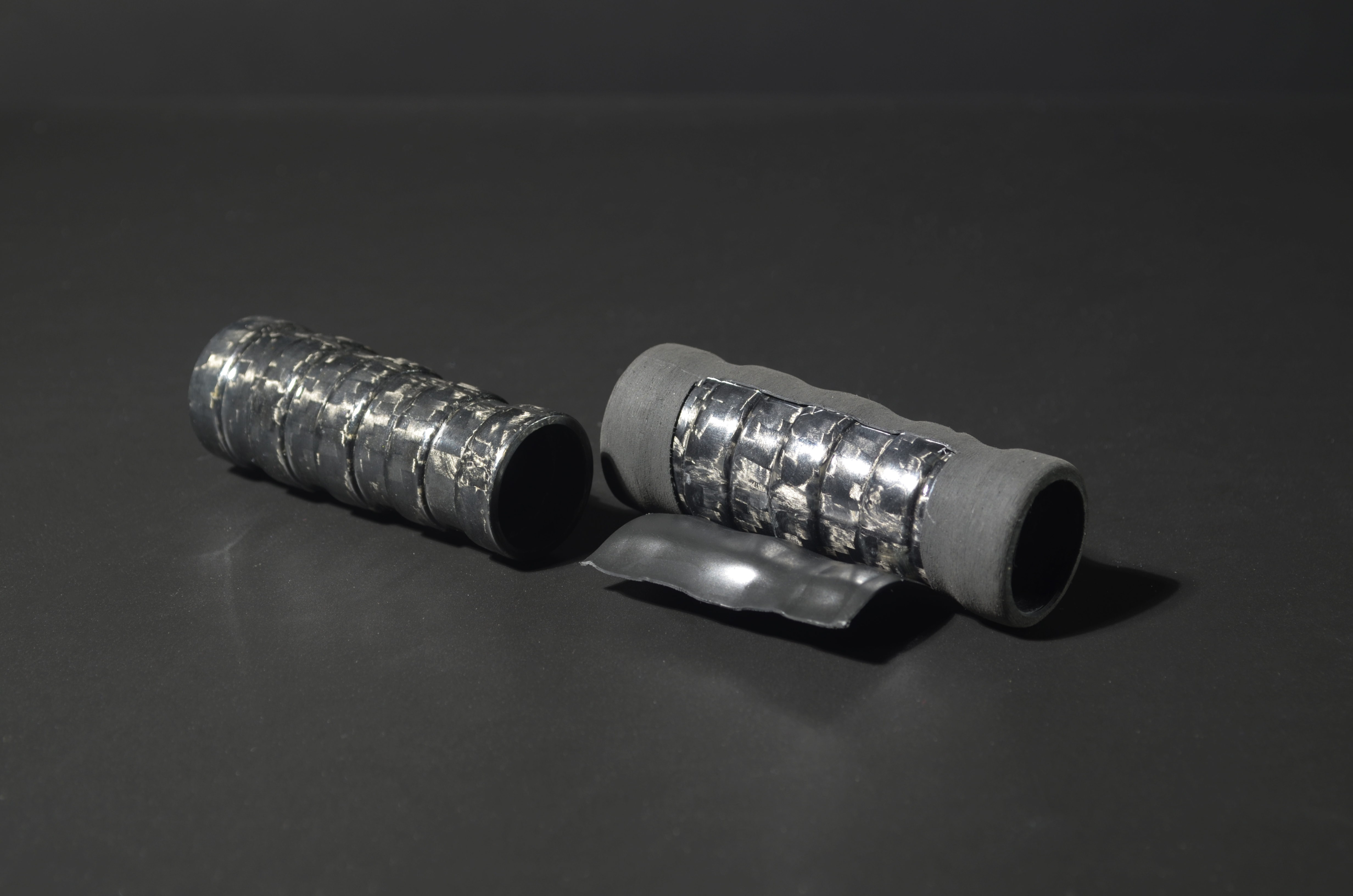 モノコックカーボングリップ